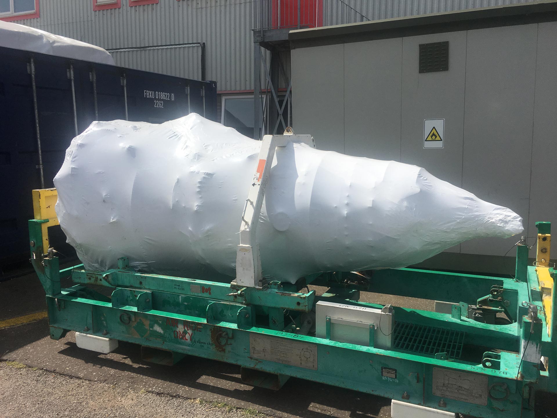 Machinen-einpacken-schrumpffolie-polytec-verpackung Anwendung Schrumpffolie